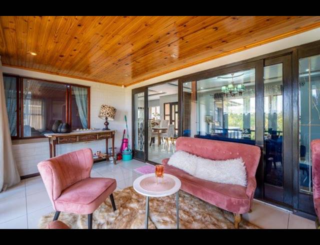3 BEDROOM HOUSE FOR SALE IN BLUFF